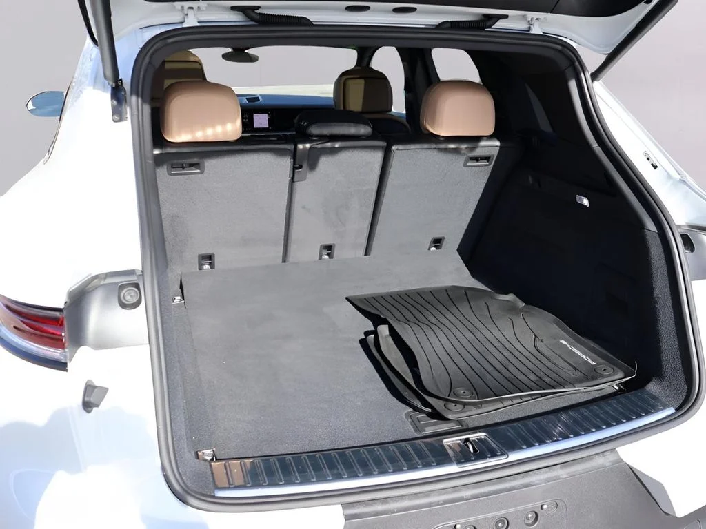 Used 2025 White Porsche  image 17