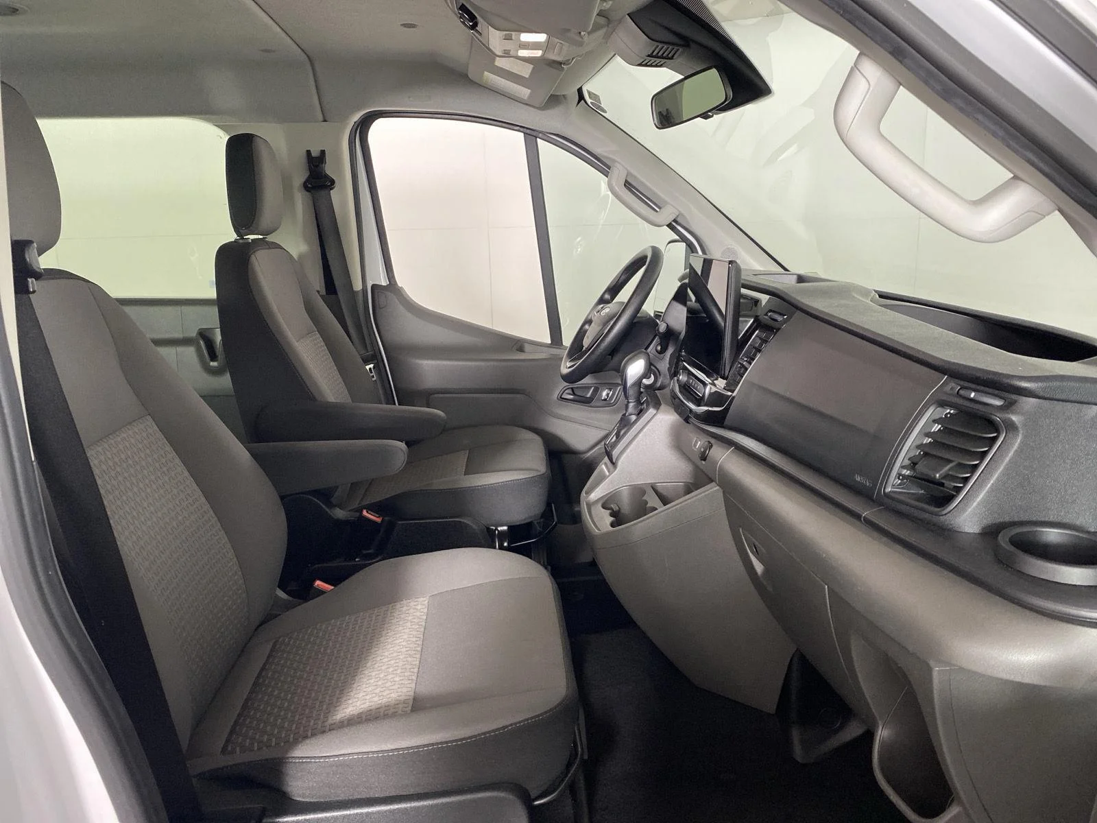 Used 2024 Oxford White Ford 350 XL image 22
