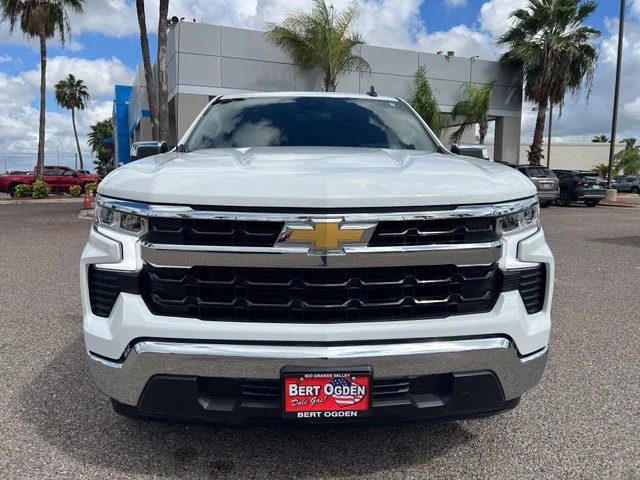 Used 2026 Summit White Chevrolet LT image 2