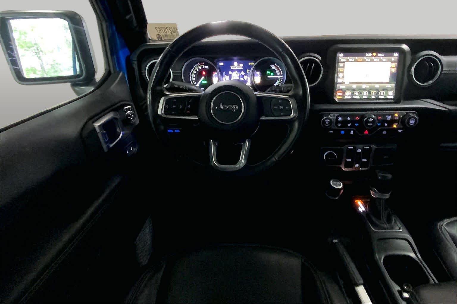 Used 2022 Hydro Blue Pearlcoat Jeep Unlimited Sahara image 6