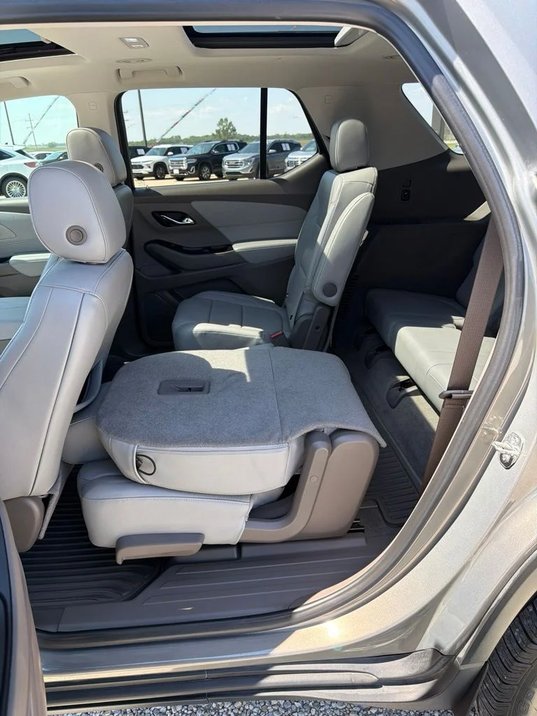 Used 2019 Gray Chevrolet 3LT image 24