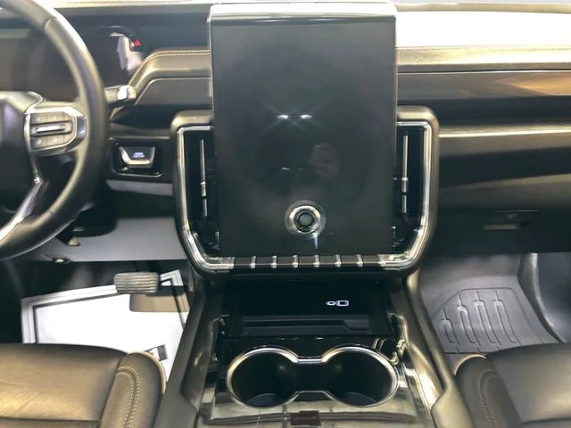 Used 2025 Red GMC Elevation image 12