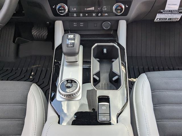 New 2025 Black Diamond Mitsubishi SE image 19