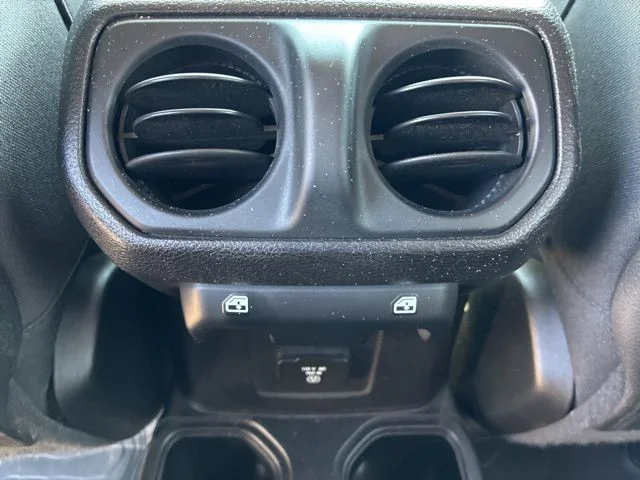 Used 2018 Bright White Clearcoat Jeep Unlimited Rubicon image 23
