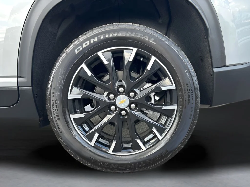 Used 2026 Gray Chevrolet LT image 36