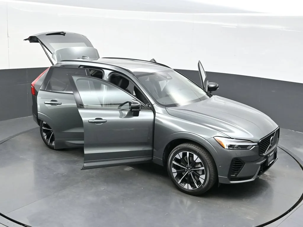 New 2027 Forest Lake Volvo T8 Plus image 36