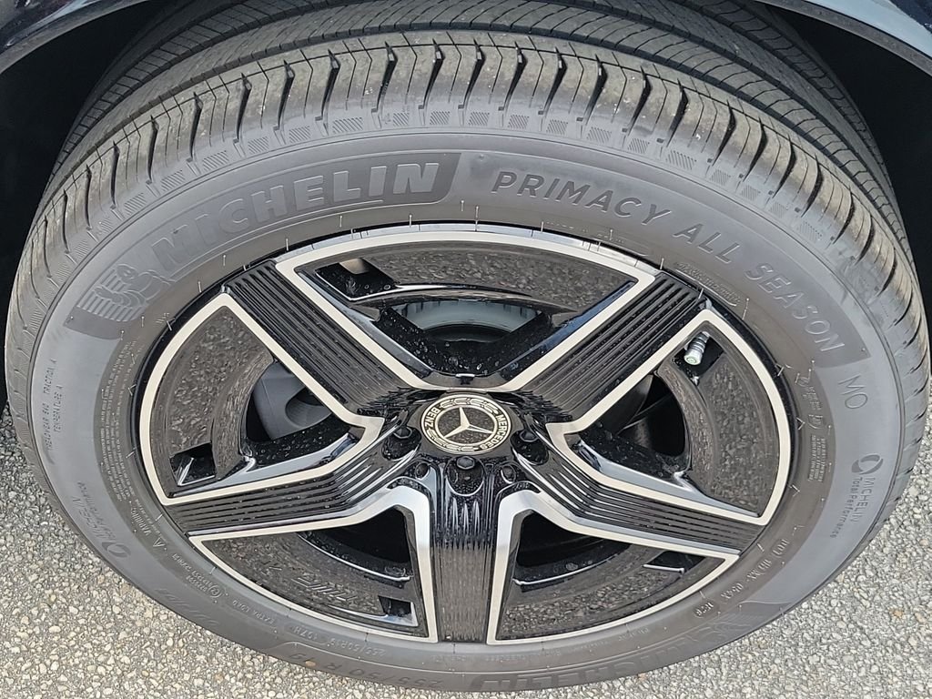 New 2027 Black Mercedes-Benz GLC 300 image 9