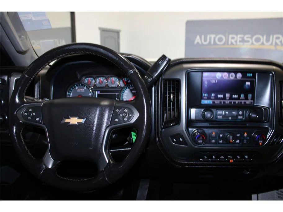 Used 2018 Summit White Chevrolet LTZ image 33