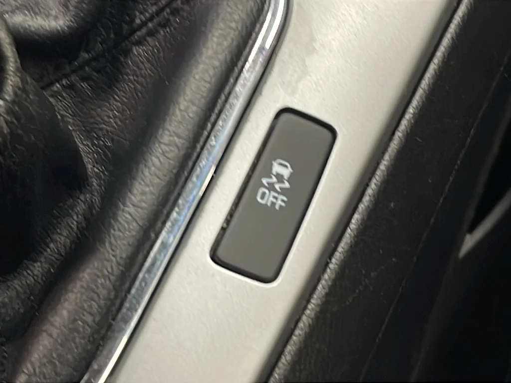 Used 2013 Silver Chevrolet LS image 30