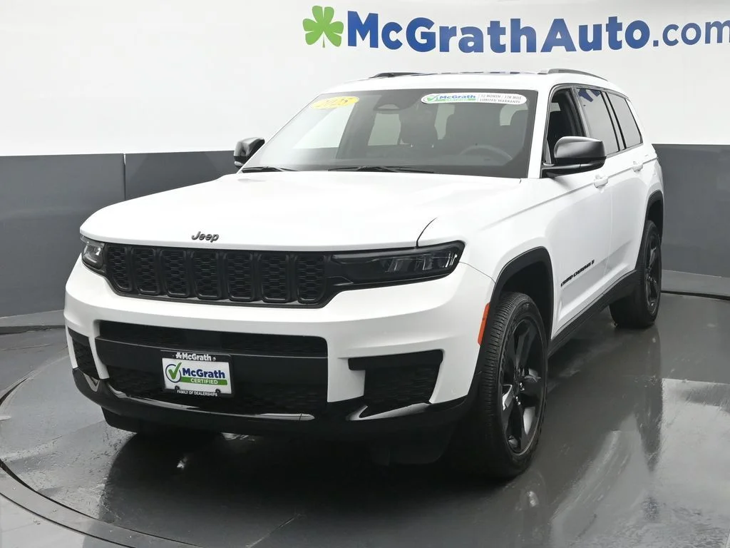 Used 2025 White Jeep Altitude X image 23