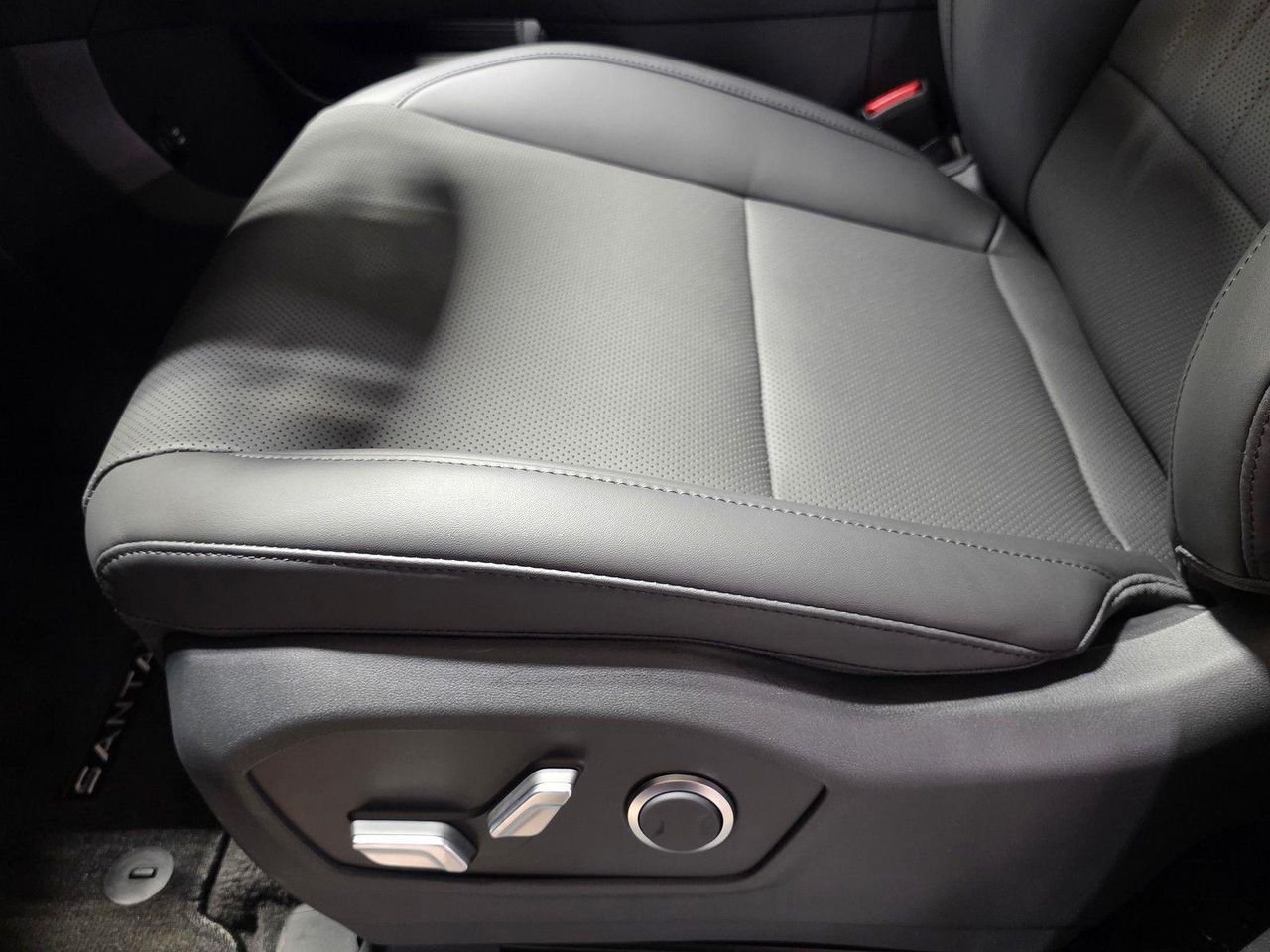 New 2027 Shimmering Silver Hyundai SEL image 24