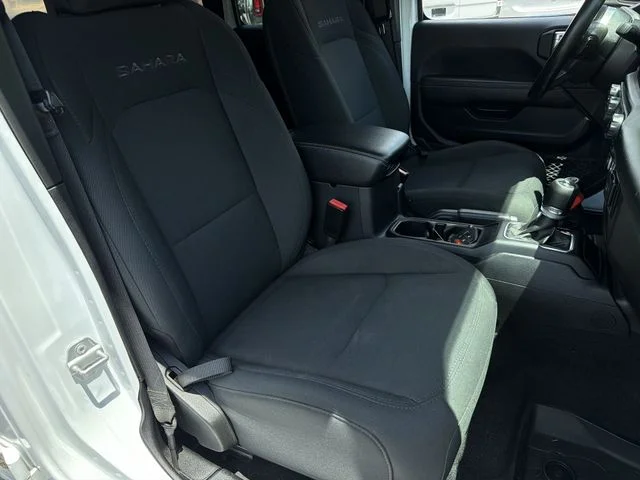 Used 2021 White Jeep Unlimited Sahara image 32