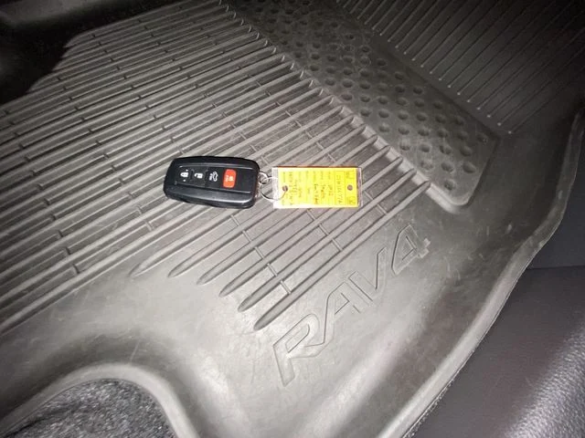 Used 2022 Gray Toyota XLE image 30