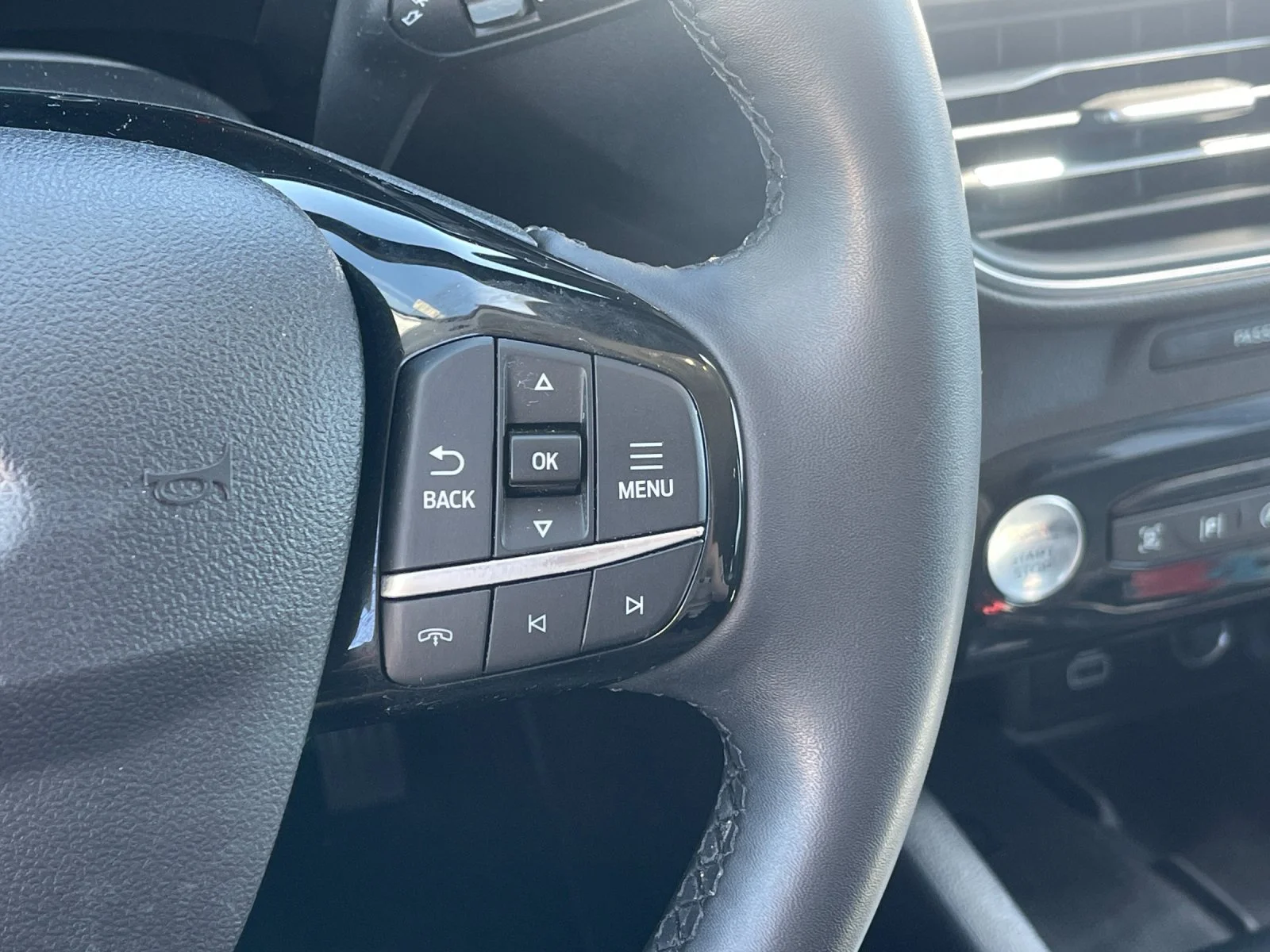 Used 2024  Ford Platinum image 27