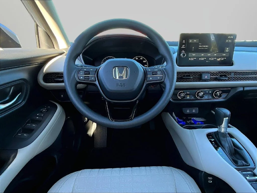 New 2027 Solar Silver Metallic Honda LX AWD image 9