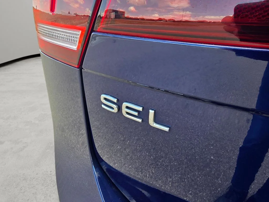 Used 2022 Atlantic Blue Metallic Volkswagen SEL R-Line image 28