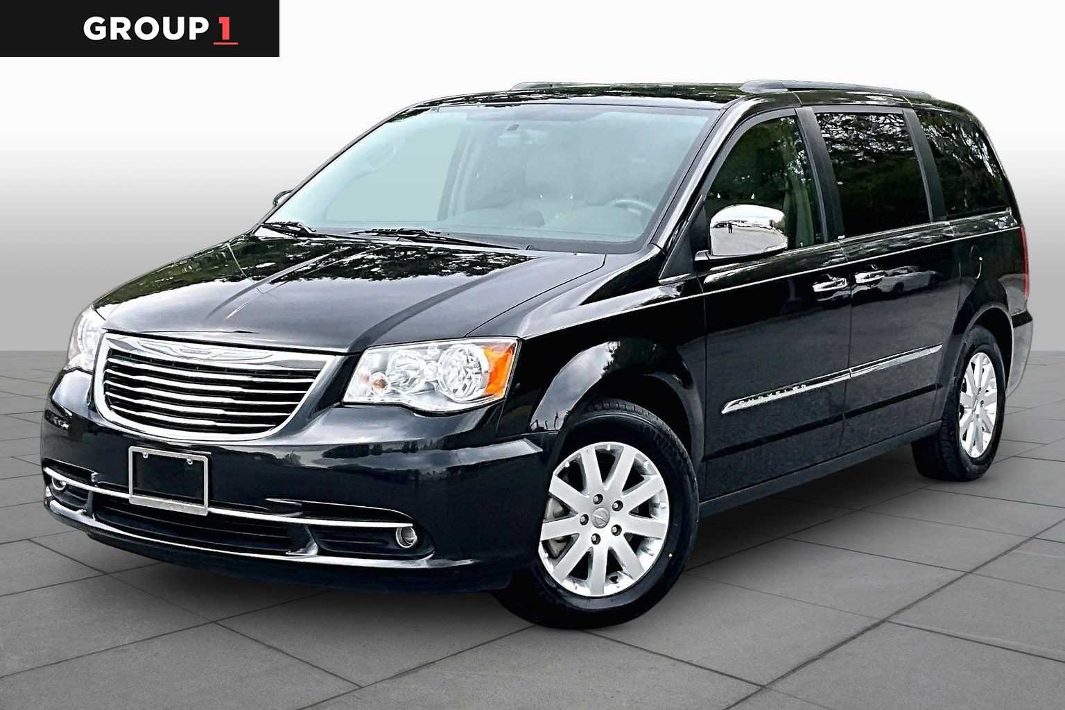 Pre-Owned 2012 Chrysler Town & Country Touring-L