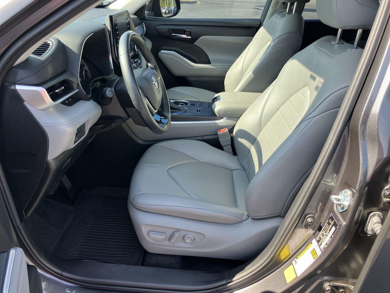 Used 2021 Gray (Magnetic Gray Metallic) Toyota XLE image 13