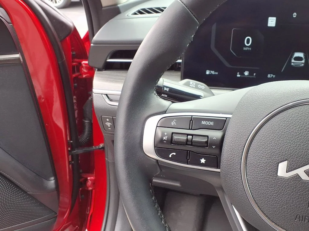 Used 2025 Runway Red Kia EX image 17