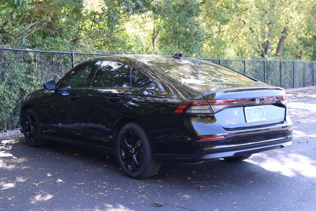 2025 Honda Accord SE - Photo 5