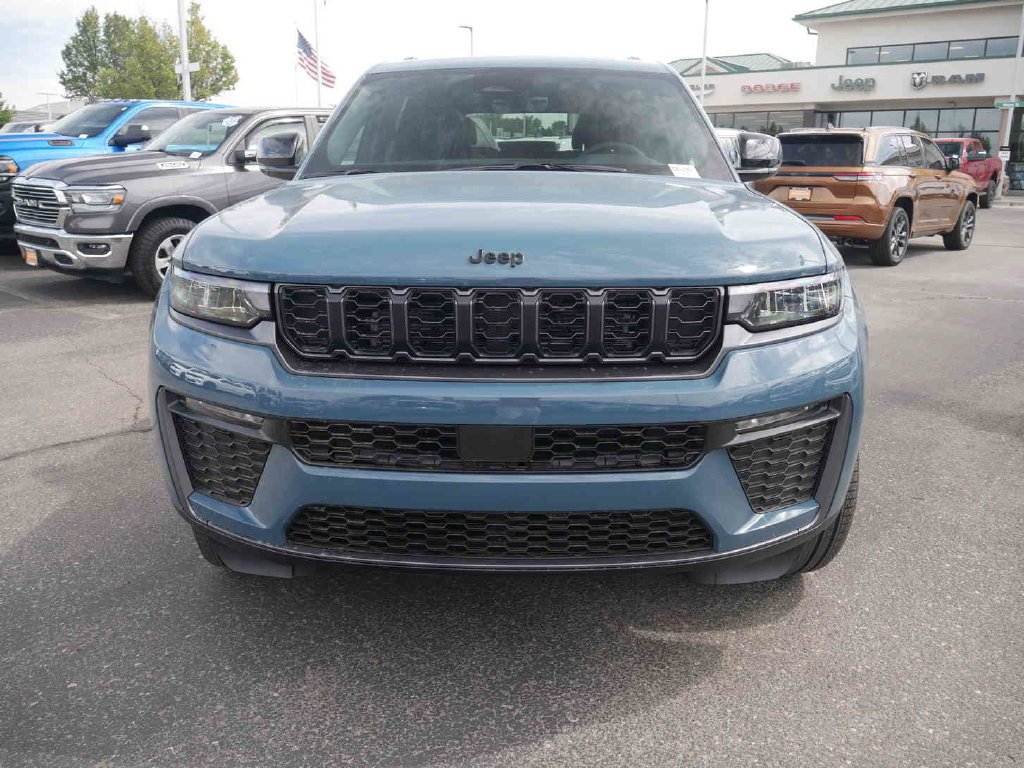 New 2026 Steel Blue Exterior Paint Jeep Limited image 2
