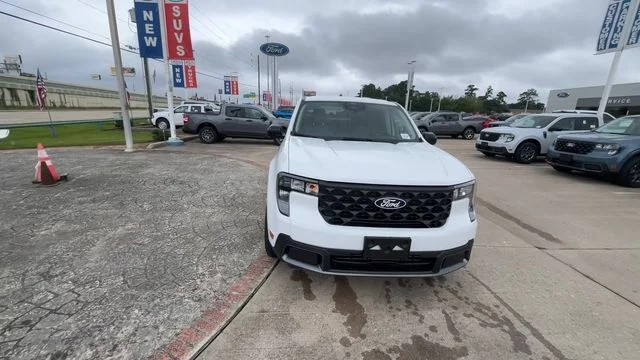 New 2026 Oxford White Ford XLT image 4