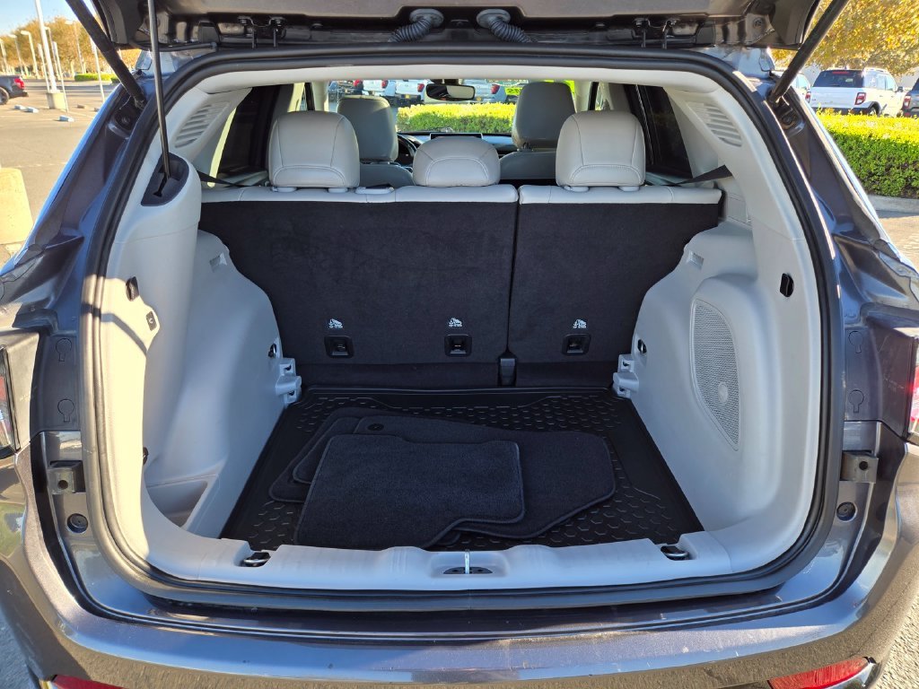 Used 2022 Gray Jeep Limited image 10
