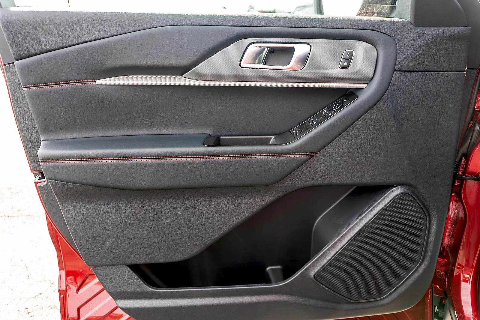 New 2027 Ruby Red Metallic Tinted Clearcoat Ford ST-Line image 13