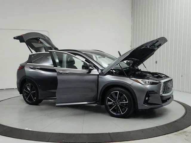 Used 2025 Gray INFINITI ESSENTIAL image 9