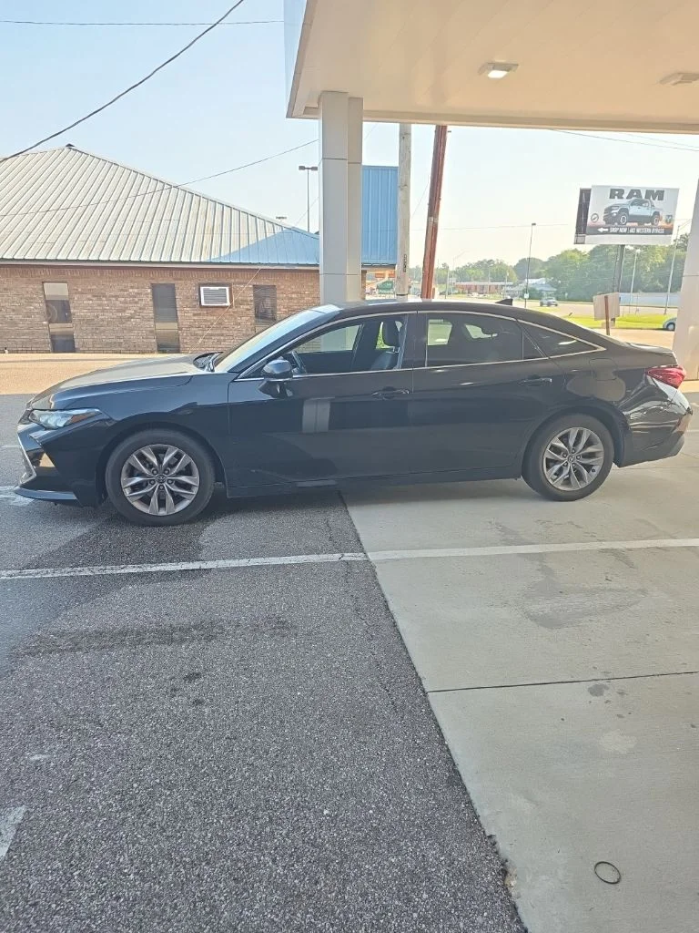 Used 2019 Black Toyota XLE image 2