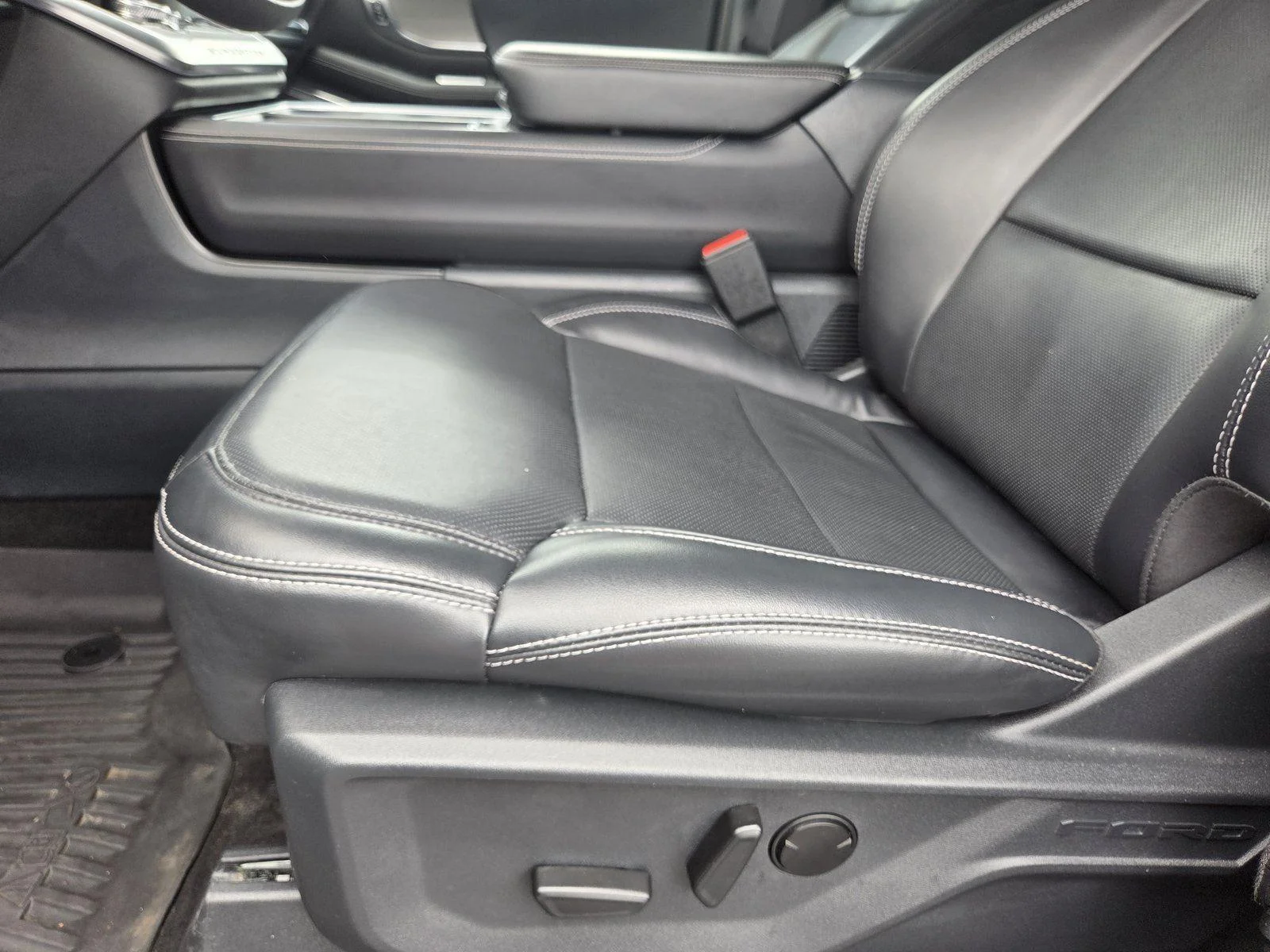 Used 2025 Stone Blue Ford Platinum image 17