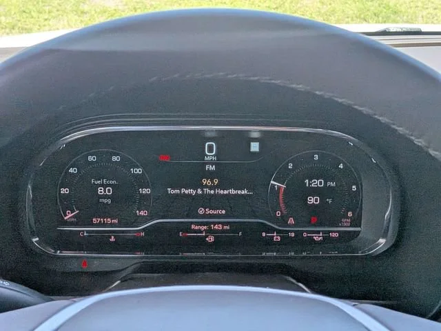Used 2022 Summit White GMC SLE image 25