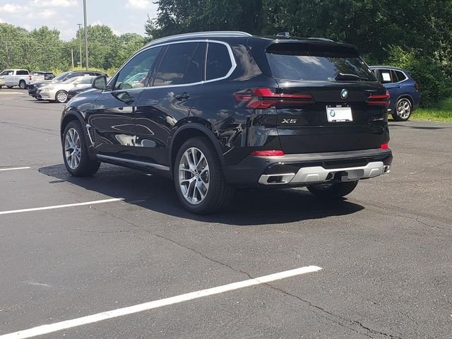 New 2026 Black Sapphire Metallic BMW xDrive40i image 3