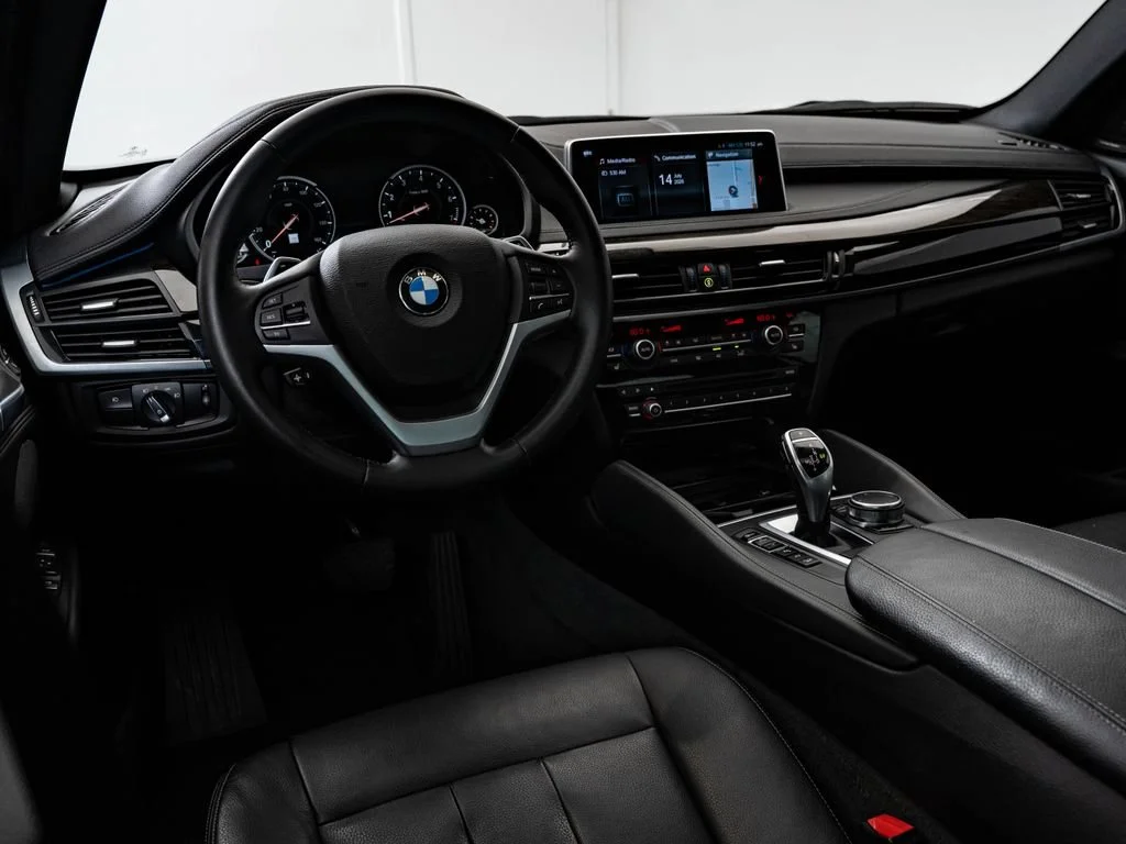 Used 2019 Mineral White Metallic BMW xDrive35i image 4