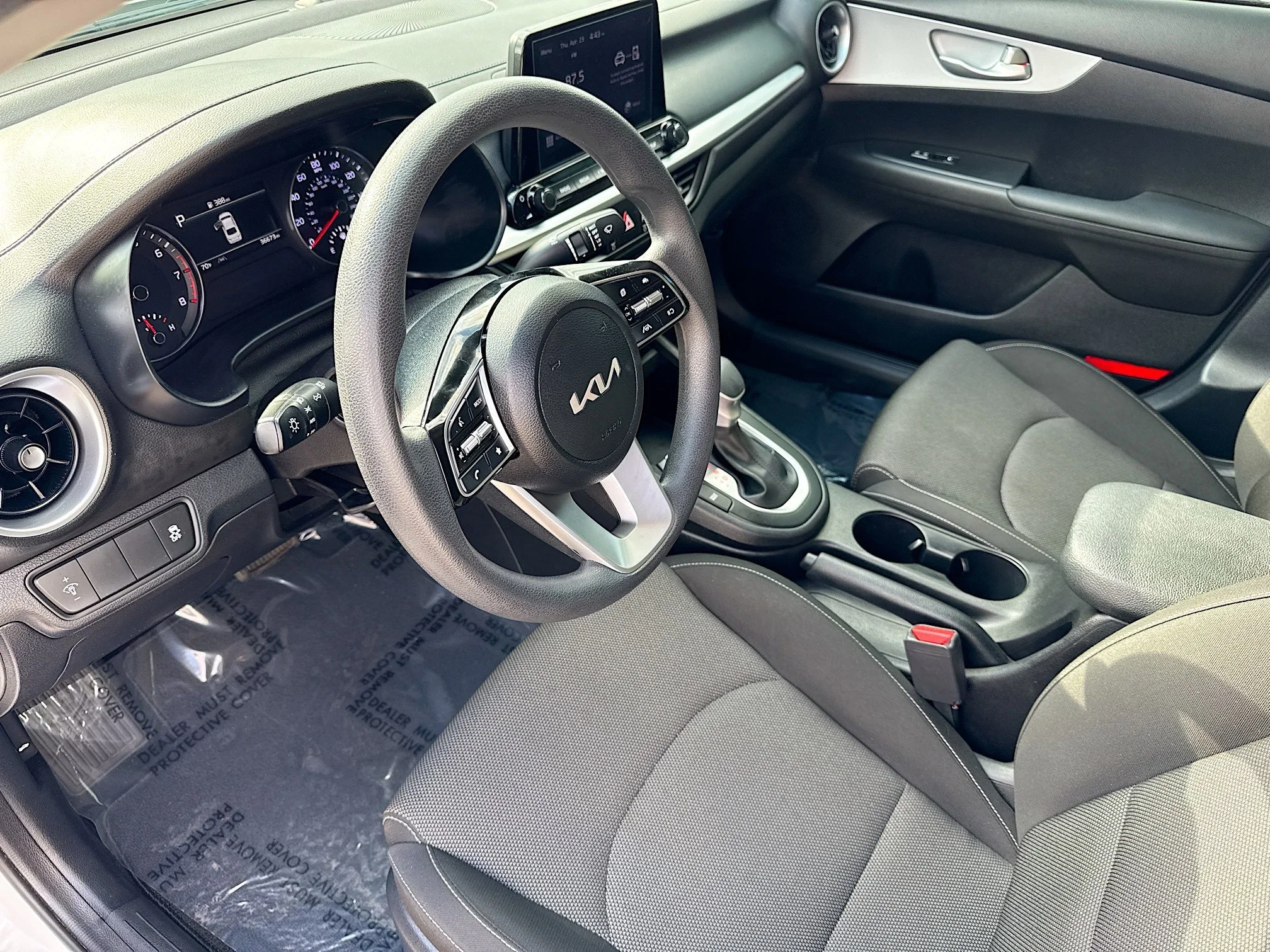 Used 2024 Snow White Pearl Kia LXS image 23