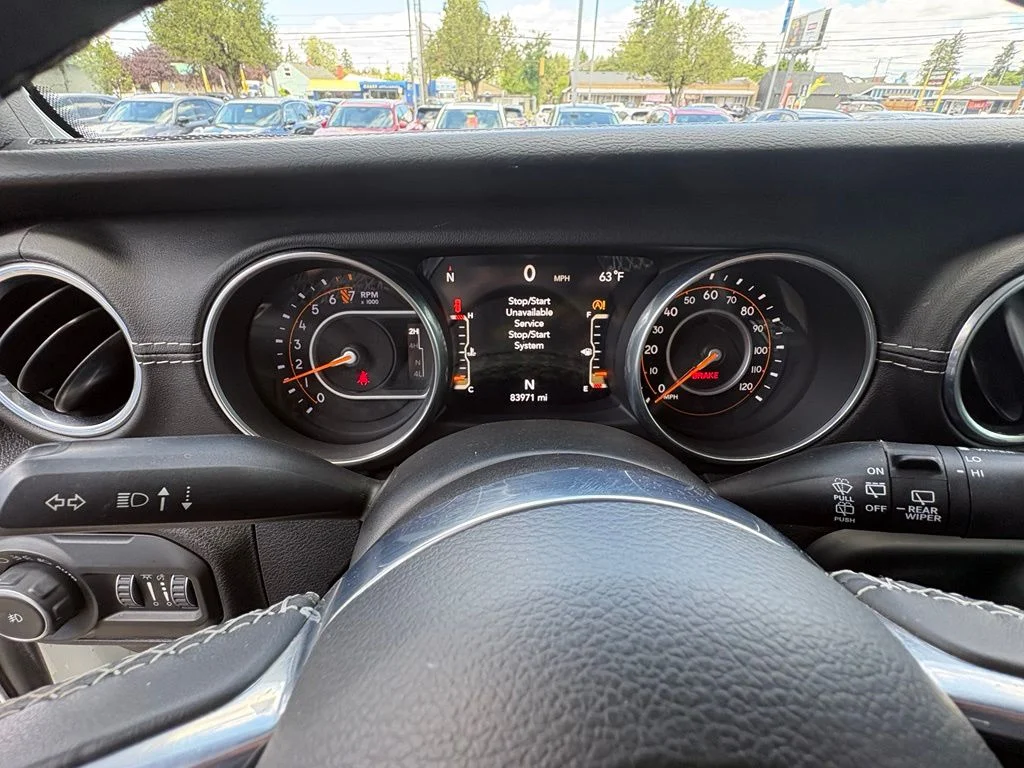 Used 2018 White Jeep Unlimited Sahara image 18