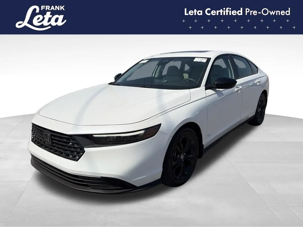 Certified Used 2025 White Honda SE image 1