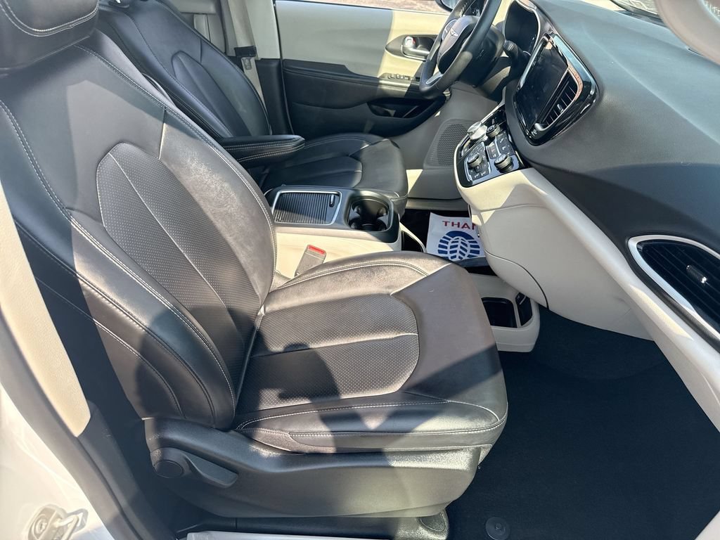 Used 2024 White Chrysler Touring L image 30
