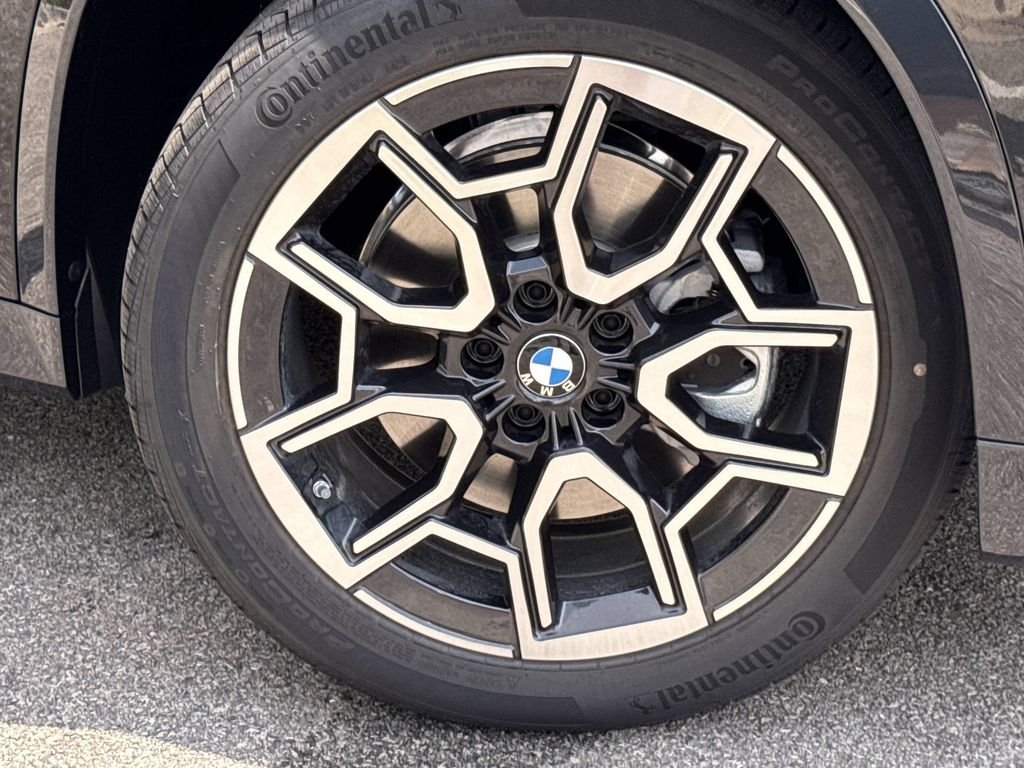 New 2026 Black Sapphire Metallic BMW xDrive28i image 19