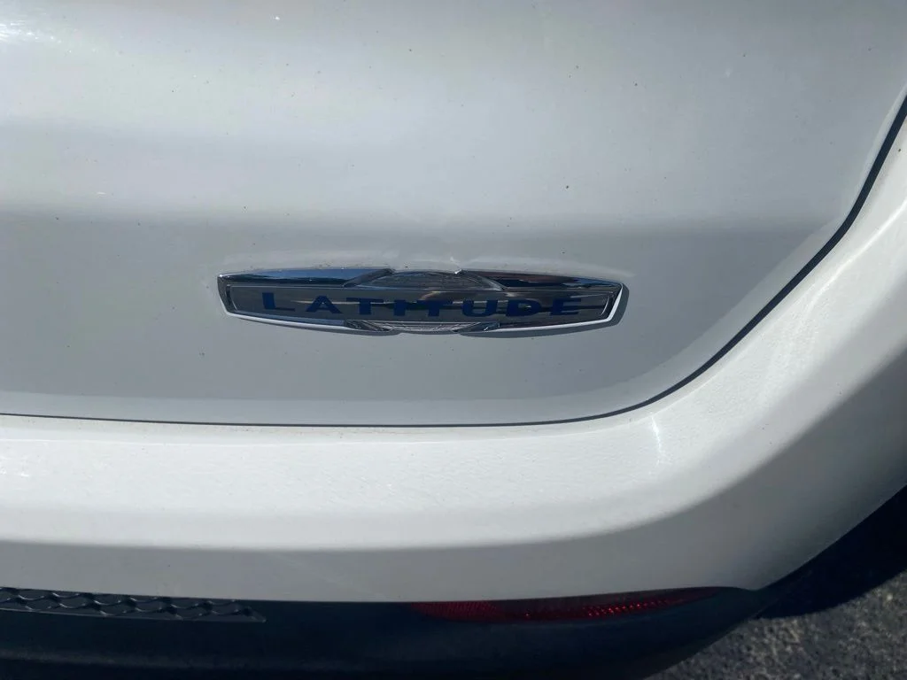 Used 2024 White Jeep Latitude image 15