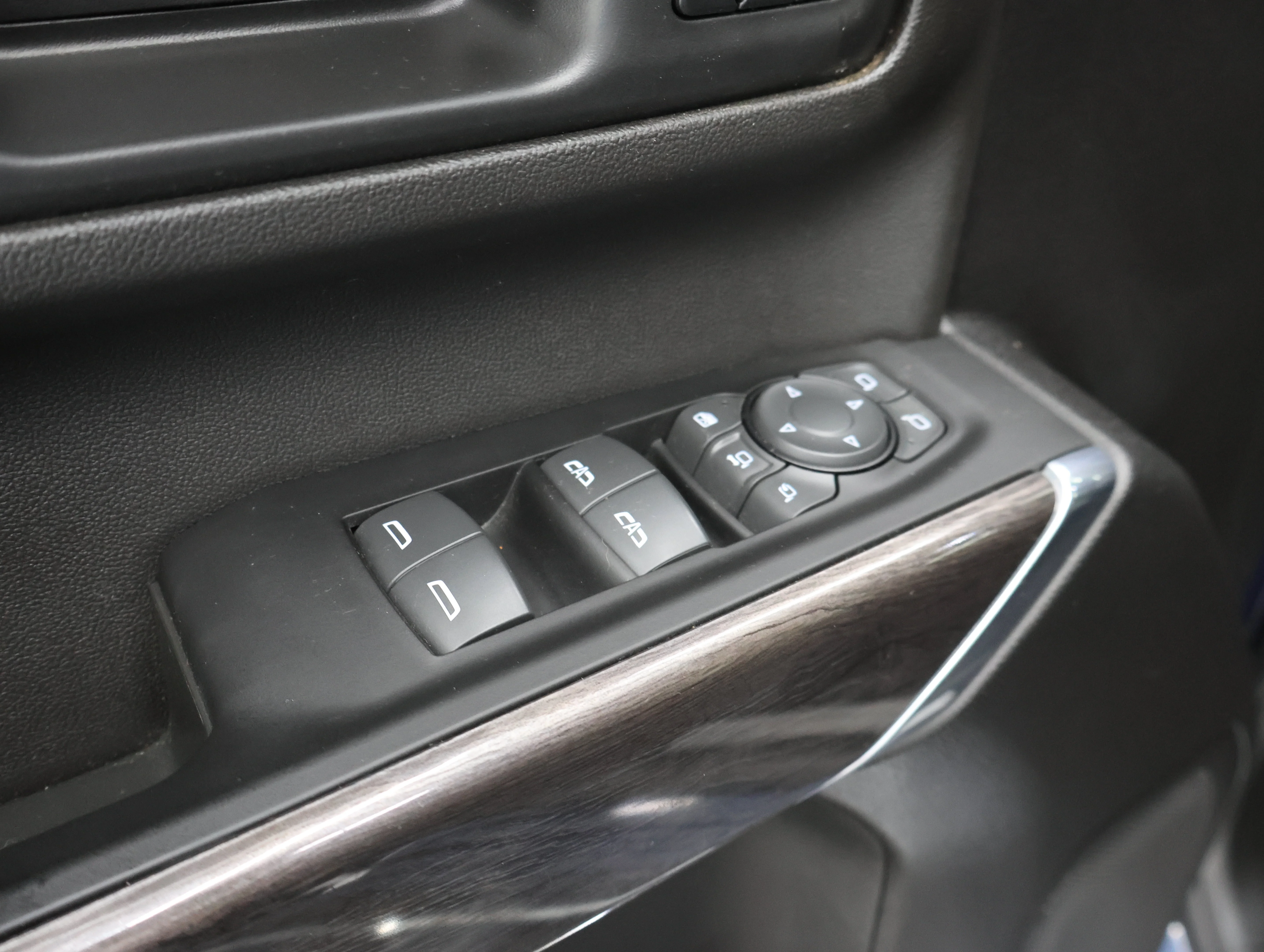 Used 2023 Northsky Blue Metallic Chevrolet LTZ image 41