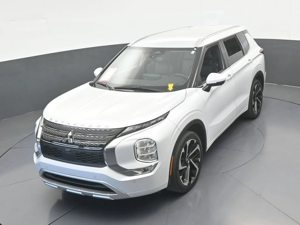 Used 2024 White Mitsubishi SEL image 50
