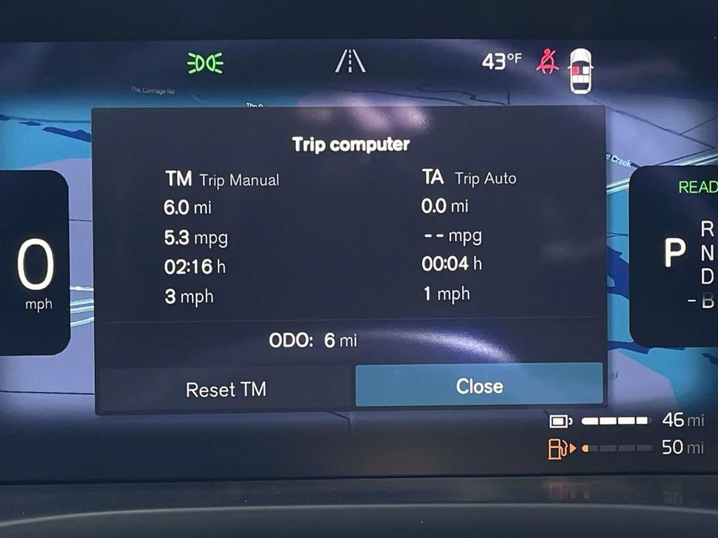 New 2026 Aurora Silver Volvo Plus image 16