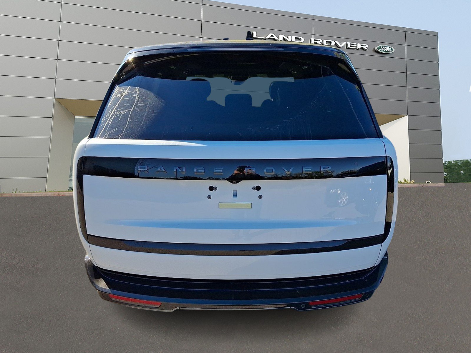 New 2027 Fuji White Land Rover SE image 7