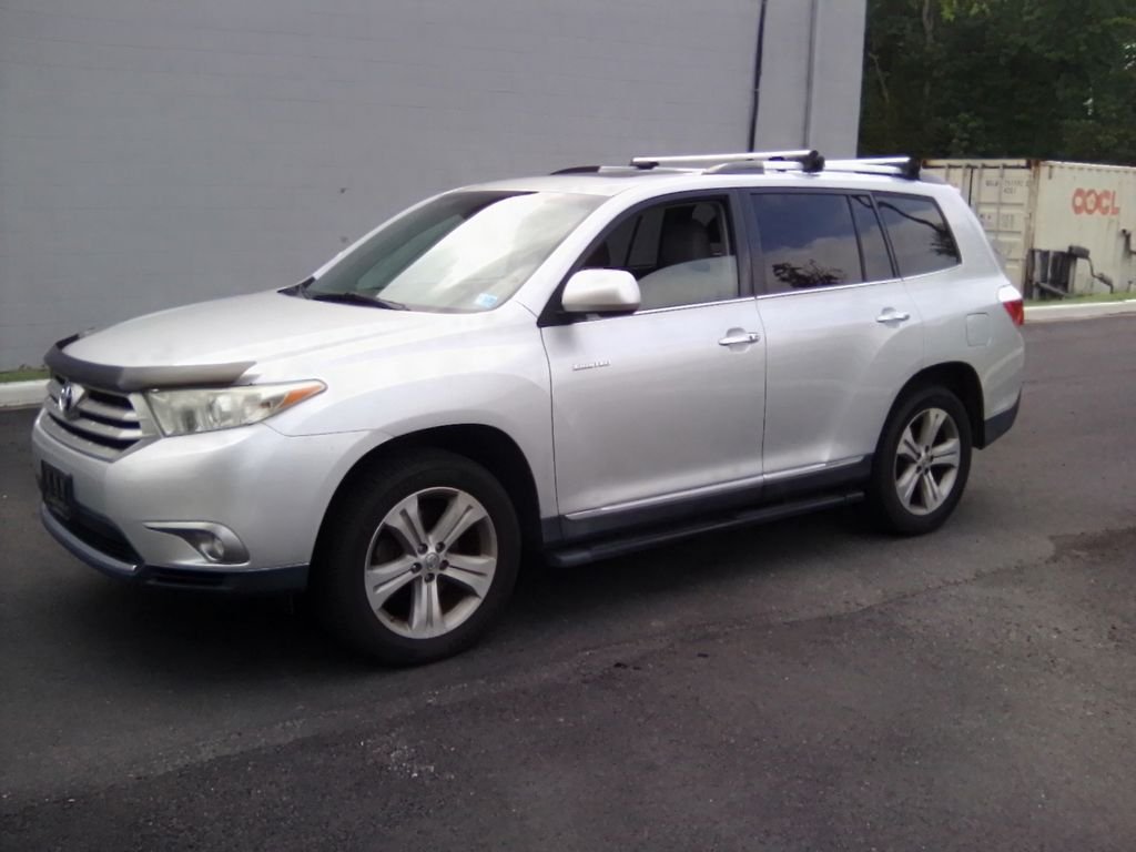 Used 2013 Silver Toyota Limited image 12