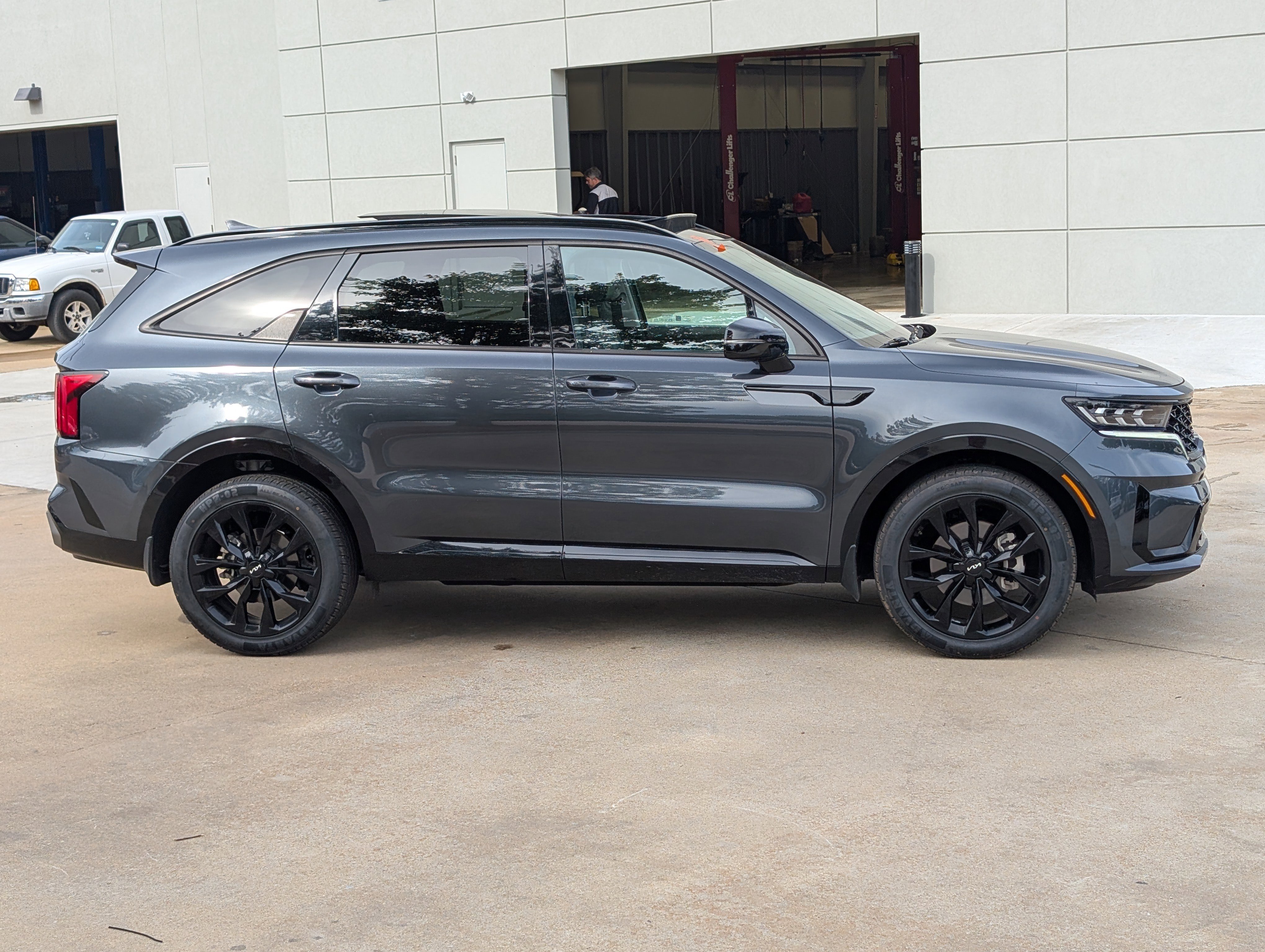 2023 Kia Sorento SX - Photo 7