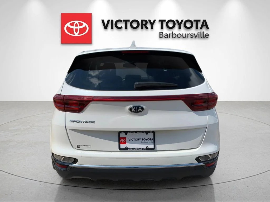 Used 2022 White Kia LX image 4