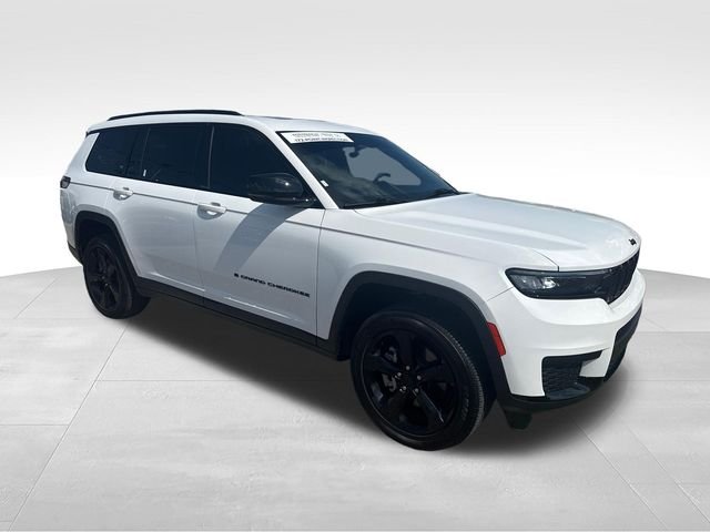 Used 2025 White Jeep Altitude X image 7
