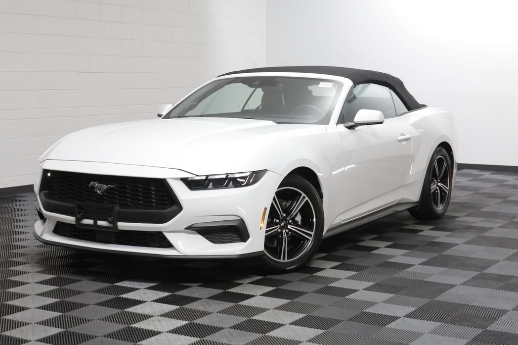 Used 2025 White Ford EcoBoost Premium image 1
