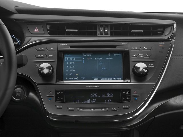 Used 2018 Creme Brulee Toyota XLE Premium image 10